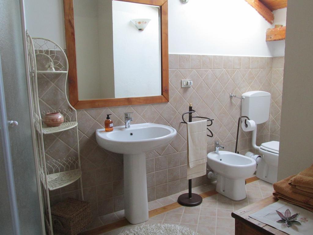 Agriturismo Arcobaleno Ξενοδοχείο Aramengo Δωμάτιο φωτογραφία