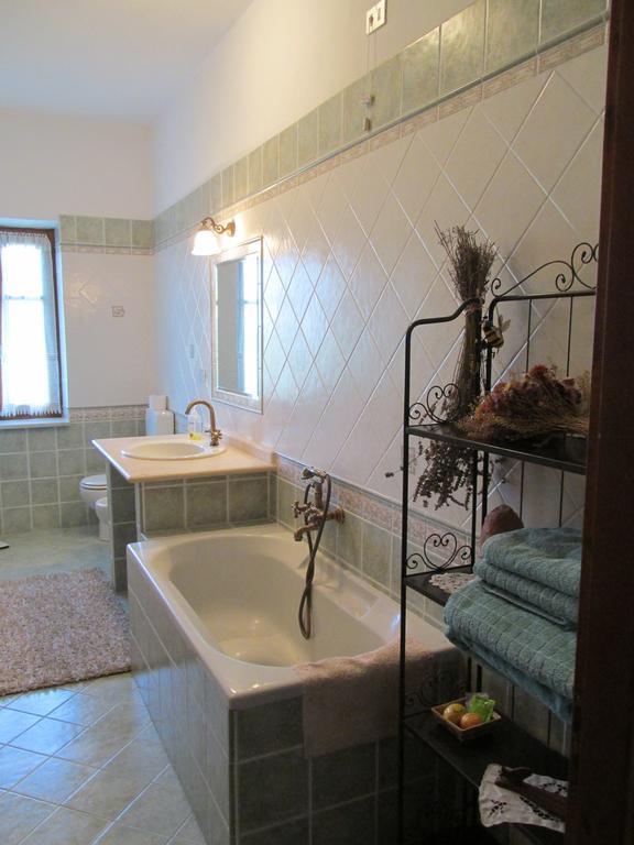 Agriturismo Arcobaleno Ξενοδοχείο Aramengo Δωμάτιο φωτογραφία